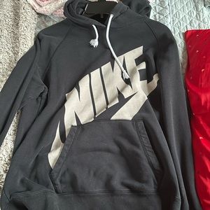 nike sweatshirt